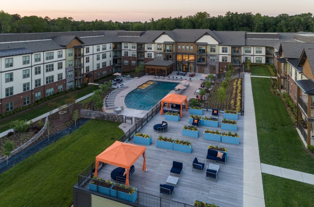 2000 West Creek Apartments