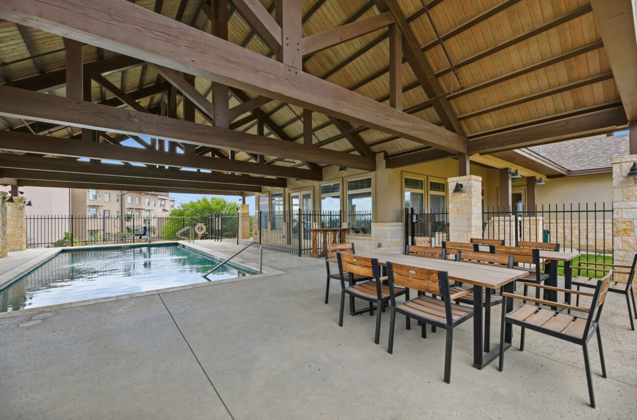 New Braunfels - Pool Deck